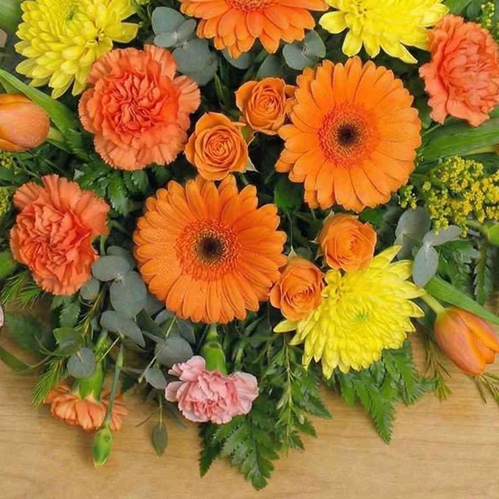 Golden Tribute Posy